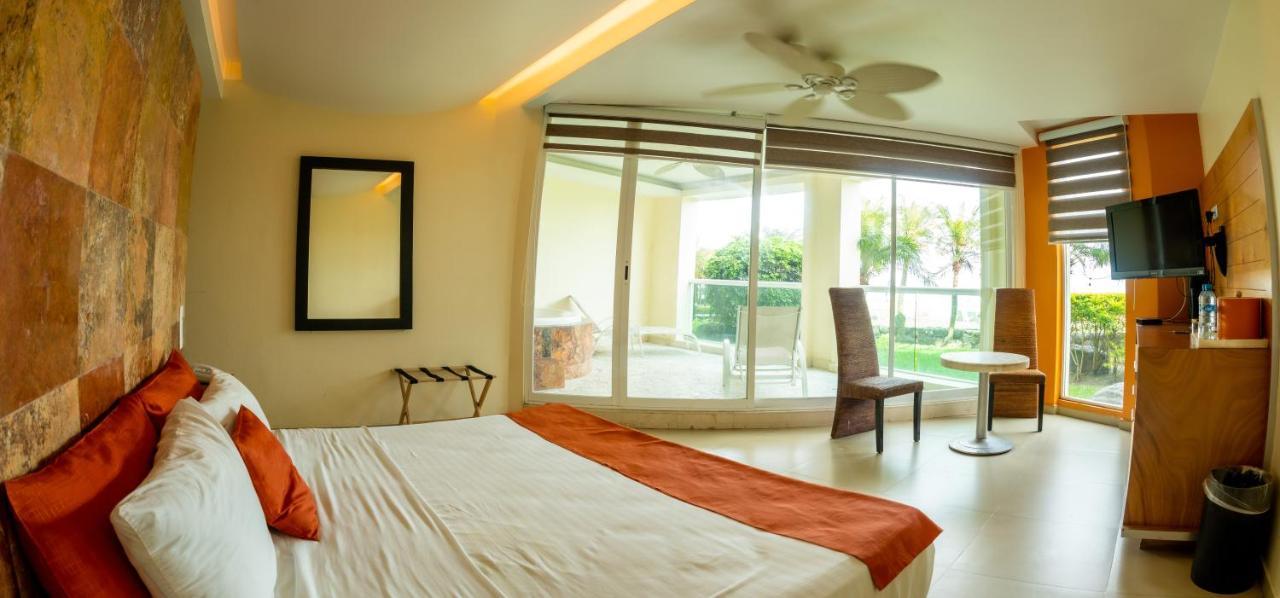 Artisan Playa Esmeralda Family Beach Hotel Playa Chachalacas Екстер'єр фото